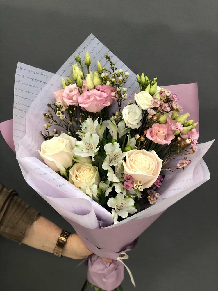 Букет цветов из: Альстромерии, Розы и Лизиантусы в Переяславке