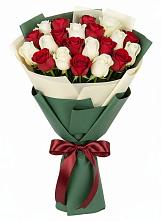 Букет Микс из красных и белых роз в Переяславке