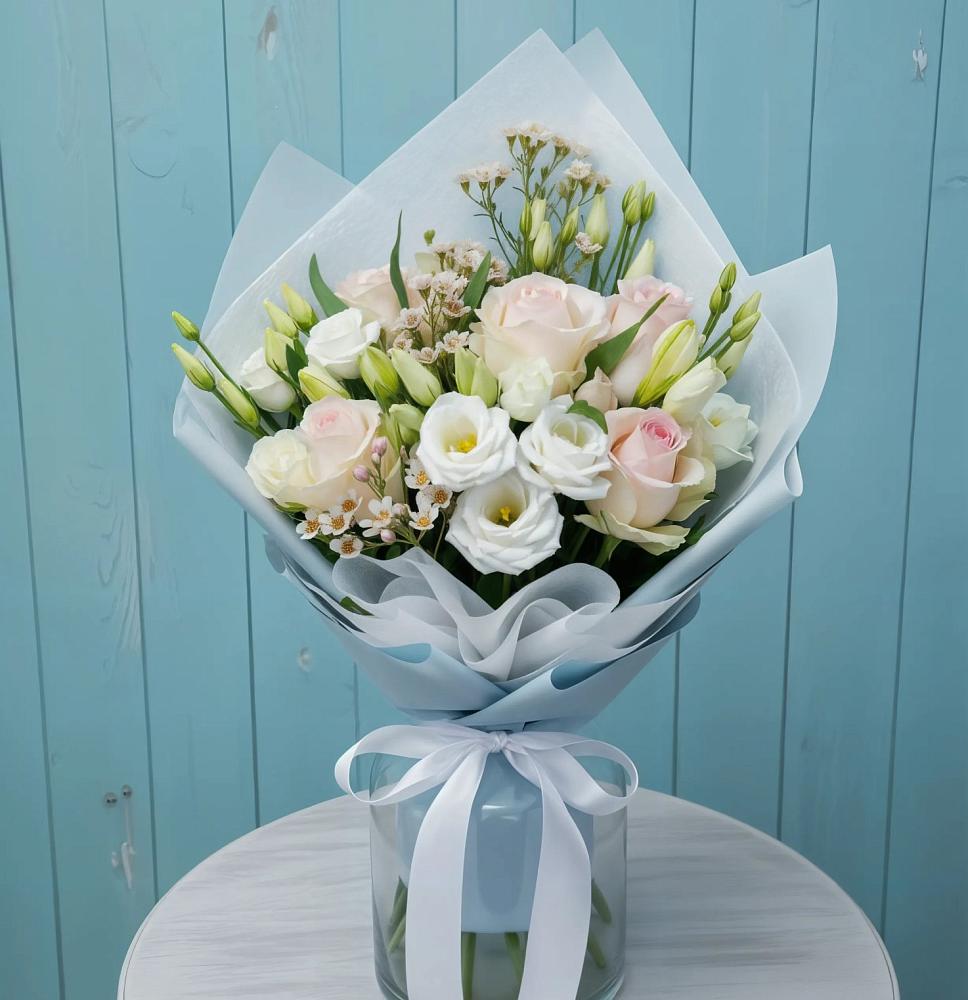 Букет цветов из: Розы и Лизиантусы в Переяславке