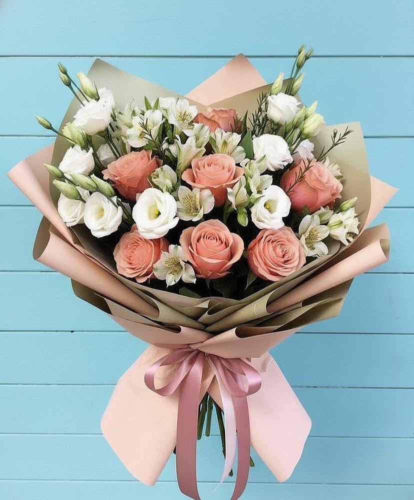 Букет цветов из: Розы, Альстромерии и Лизиантусы в Переяславке