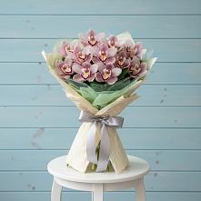 Букет цветов из:  Орхидеи и Розы в Переяславке