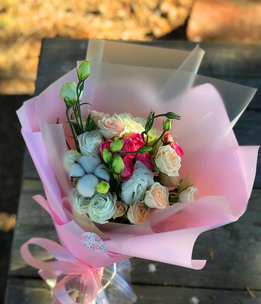 Букет цветов из: Розы и Лизиантусы в Переяславке