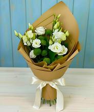 Букет цветов из:  Хризантемы и Лизиантусы в Переяславке