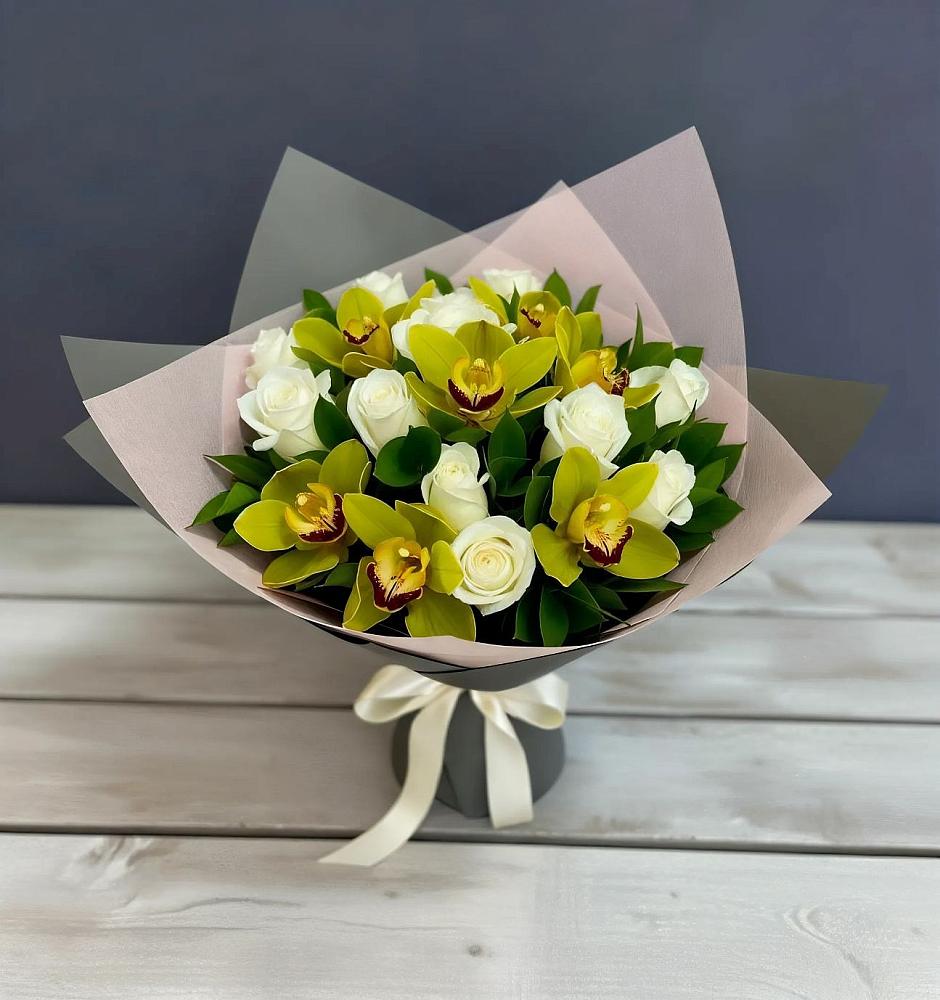 Букет цветов из: Орхидеи и Розы в Переяславке