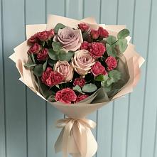 Букет цветов из:  Гвоздики и Розы в Переяславке