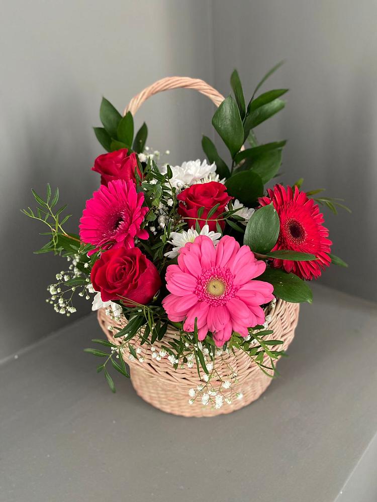 Цветочная композиция из Розы, Хризантемы и Герберы в корзине в Переяславке