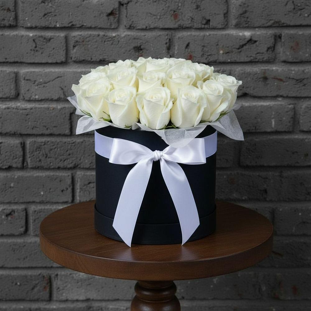 Цветочная композиция из Розы в шляпной коробке в Переяславке