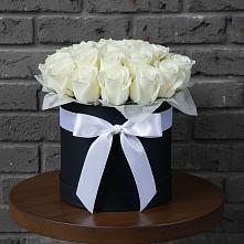 Цветочная композиция из Розы в шляпной коробке в Переяславке