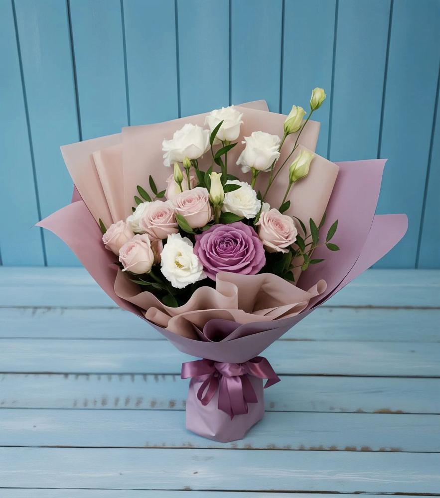 Букет цветов из: Розы и Лизиантусы в Переяславке